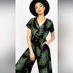 Elegant Black and Green Leaf Print Jumpsuit
